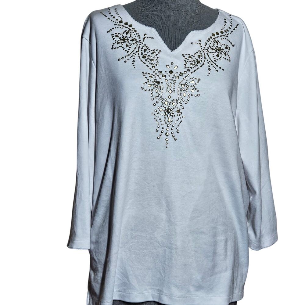 White Embellished Neckline Cotton Blend Tee Size Large